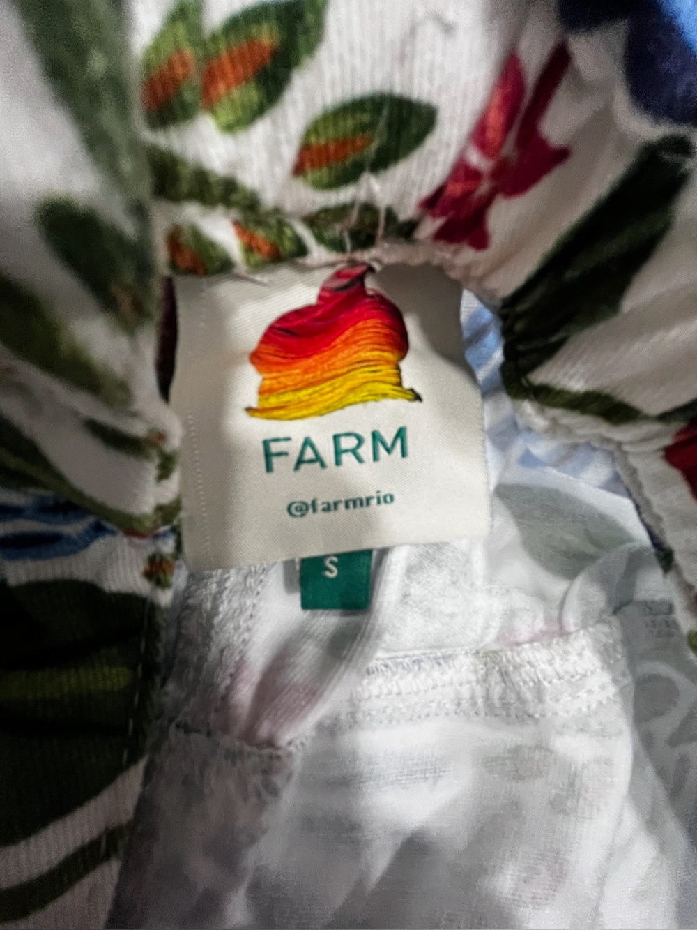 FARM Rio Macaw Flight Blue Green Paperbag Waist Shorts Sz Small. Missing belt - Picture 7 of 11